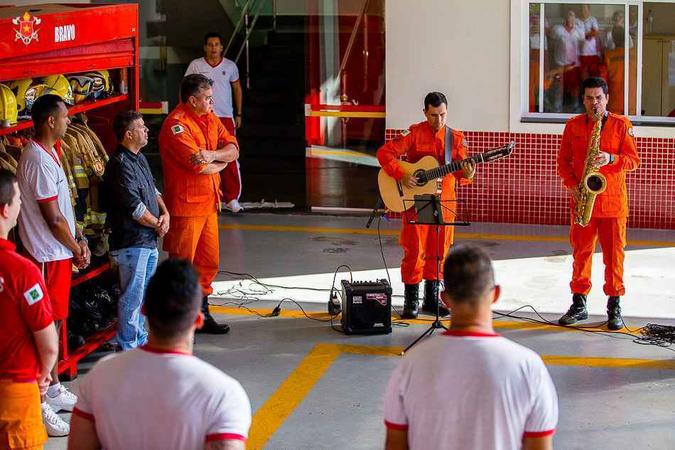O projeto vai visitar os batalhões para elevar a moral dos bombeiros(foto: CBMDF/Divulgação) O projeto vai visitar os batalhões para elevar a moral dos bombeiros(foto: CBMDF/Divulgação)