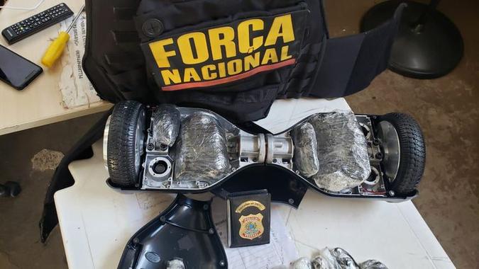 O haxixe estava escondido dentro de um skate elétrico(foto: Divulgação / Polícia Federal) O haxixe estava escondido dentro de um skate elétrico(foto: Divulgação / Polícia Federal)