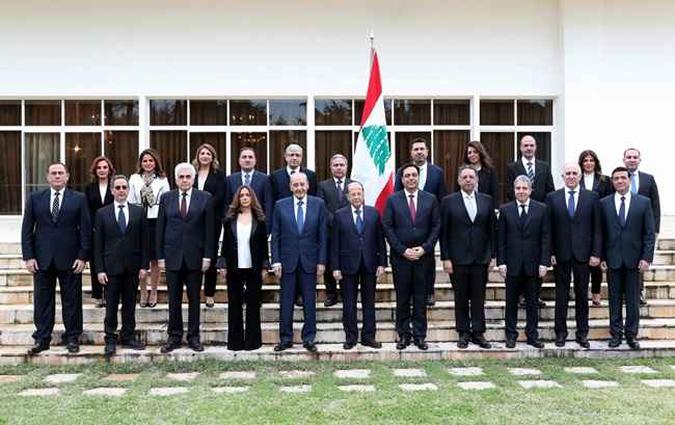 O Líbano encerrou uma dolorosa espera ao apresentar uma nova formação de gabinete, mas o governo foi imediatamente desprezado pelos manifestantes e enfrenta a tarefa de salvar uma economia em colapso.(foto: AFP) O Líbano encerrou uma dolorosa espera ao apresentar uma nova formação de gabinete, mas o governo foi imediatamente desprezado pelos manifestantes e enfrenta a tarefa de salvar uma economia em colapso.(foto: AFP)