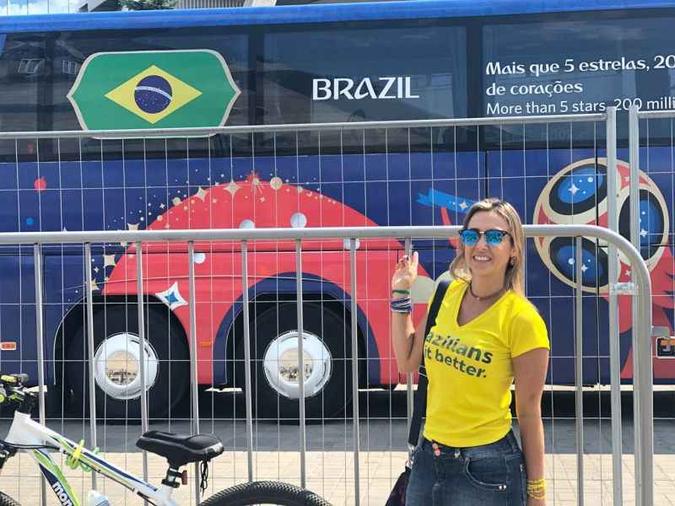 Mariana Neme assistiu de pertinho o Brasil jogar nas quartas de final e nas oitavas(foto: Arquivo Pessoal) Mariana Neme assistiu de pertinho o Brasil jogar nas quartas de final e nas oitavas(foto: Arquivo Pessoal)