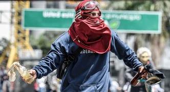 A Venezuela atingiu o seu 100º dia de protestos anti-governo no domingo (9/7)(foto: AFP / Juan Barreto - 11/7/2017) A Venezuela atingiu o seu 100º dia de protestos anti-governo no domingo (9/7)(foto: AFP / Juan Barreto - 11/7/2017)