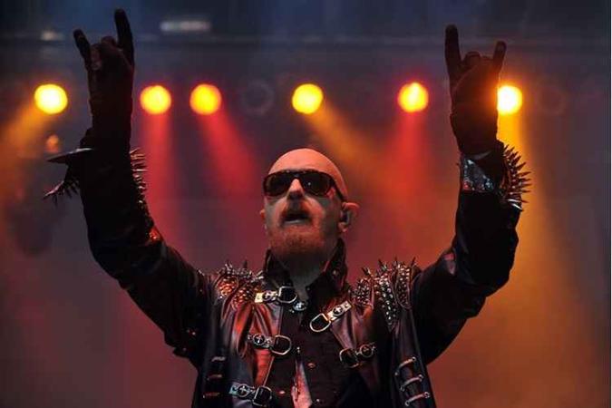 Aos 66 anos, Rob Halford é vocalista e fundador do Judas Priest(foto: GUILLERMO LEGARIA/AFP) Aos 66 anos, Rob Halford é vocalista e fundador do Judas Priest(foto: GUILLERMO LEGARIA/AFP)