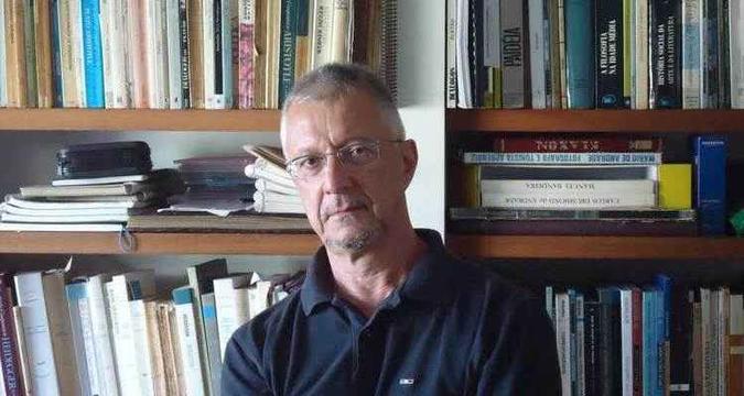 Eduardo Jardim reflete sobre cultura e Brasil em 'Tudo em volta está deserto'(foto: Reprodução/Internet) Eduardo Jardim reflete sobre cultura e Brasil em 'Tudo em volta está deserto'(foto: Reprodução/Internet)