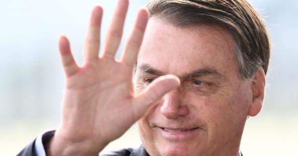 "N&atilde;o queiram colocar no meu colo", diz Bolsonaro por desemprego na pandemia