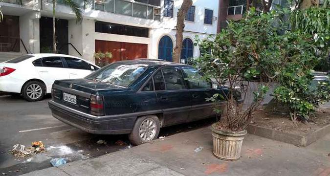 O carro está estacionado na rua Nascimento Silva, no Rio de Janeiro(foto: André Sant'Anna) O carro está estacionado na rua Nascimento Silva, no Rio de Janeiro(foto: André Sant'Anna)