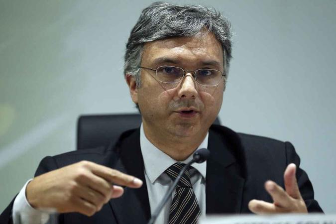 Colnago não precisou a data do envio da proposta ao Executivo. O governo tem até 31 de agosto para encaminhar o PLOA ao Congresso.(foto: José Cruz/Agência Brasil) Colnago não precisou a data do envio da proposta ao Executivo. O governo tem até 31 de agosto para encaminhar o PLOA ao Congresso.(foto: José Cruz/Agência Brasil)