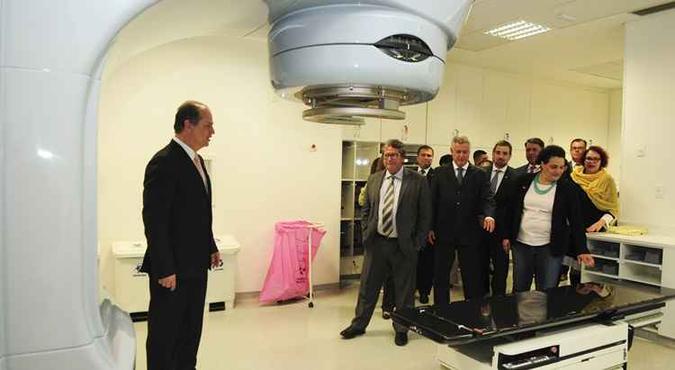 O Hospital Universitário de Brasília (HUB) recebeu, em novembro de 2017, um acelerador linear, usado para o tratamento de radioterapia(foto: Pedro Ventura/Agência Brasília) O Hospital Universitário de Brasília (HUB) recebeu, em novembro de 2017, um acelerador linear, usado para o tratamento de radioterapia(foto: Pedro Ventura/Agência Brasília)