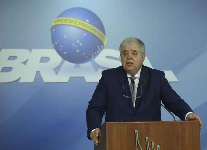 O ministro-chefe de Secretaria de Governo, Carlos Marun, disse esperar que as investigações do Ministério Público Federal (MPF) avancem sobre o ex-procurador-geral da República Rodrigo Janot(foto: Valter Campanato/Agência Brasil) O ministro-chefe de Secretaria de Governo, Carlos Marun, disse esperar que as investigações do Ministério Público Federal (MPF) avancem sobre o ex-procurador-geral da República Rodrigo Janot(foto: Valter Campanato/Agência Brasil)