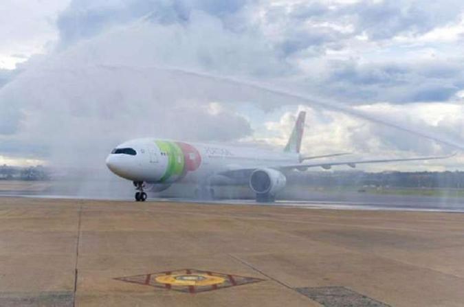 O Airbus A330neo foi batizado pela Inframérica na chegada ao Aeroporto de Brasília(foto: Reprodução/Inframérica) O Airbus A330neo foi batizado pela Inframérica na chegada ao Aeroporto de Brasília(foto: Reprodução/Inframérica)