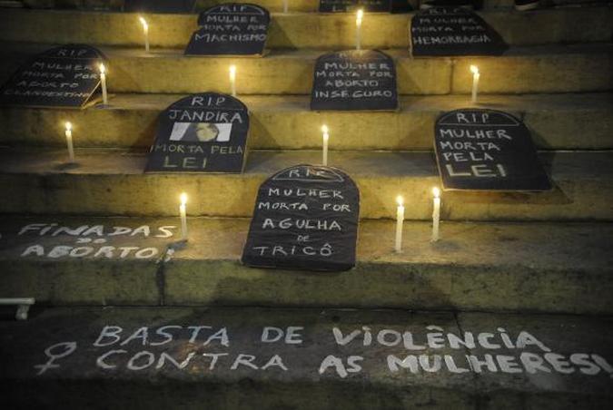 Rio de Janeiro - No ano passado, foram 88 casos e em 2016 foram 54 registros, o que representa aumento de 62%(foto: Fernando Frazão/Agência Brasil ) Rio de Janeiro - No ano passado, foram 88 casos e em 2016 foram 54 registros, o que representa aumento de 62%(foto: Fernando Frazão/Agência Brasil )