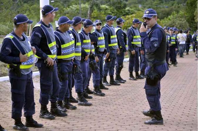 Apenas até a última segunda-feira, 210 PMs pediram para passar à reserva para se adiantarem à possível aprovação do PL nº 3.123(foto: Marcelo Ferreira/CB/D.A Press - 3/4/15) Apenas até a última segunda-feira, 210 PMs pediram para passar à reserva para se adiantarem à possível aprovação do PL nº 3.123(foto: Marcelo Ferreira/CB/D.A Press - 3/4/15)