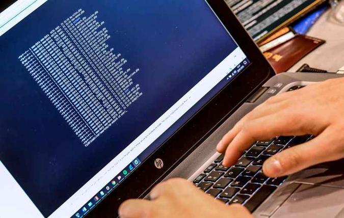Páginas na web, não acessíveis a todos os usuários, são usadas para ações ilegais(foto: Philippe Huguen/AFP - 23/1/18) Páginas na web, não acessíveis a todos os usuários, são usadas para ações ilegais(foto: Philippe Huguen/AFP - 23/1/18)