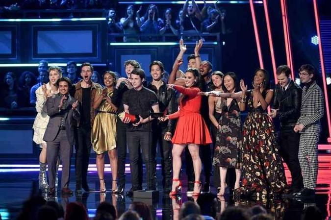 Elenco da série no MTV Movie and TV Awards 2017(foto: KEVORK DJANSEZIAN) Elenco da série no MTV Movie and TV Awards 2017(foto: KEVORK DJANSEZIAN)