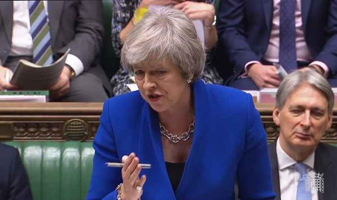O acordo de saída aprovado pelos 27 membros e a primeira-ministra Theresa May em novembro (foto: HO / PRU / AFP) O acordo de saída aprovado pelos 27 membros e a primeira-ministra Theresa May em novembro (foto: HO / PRU / AFP)