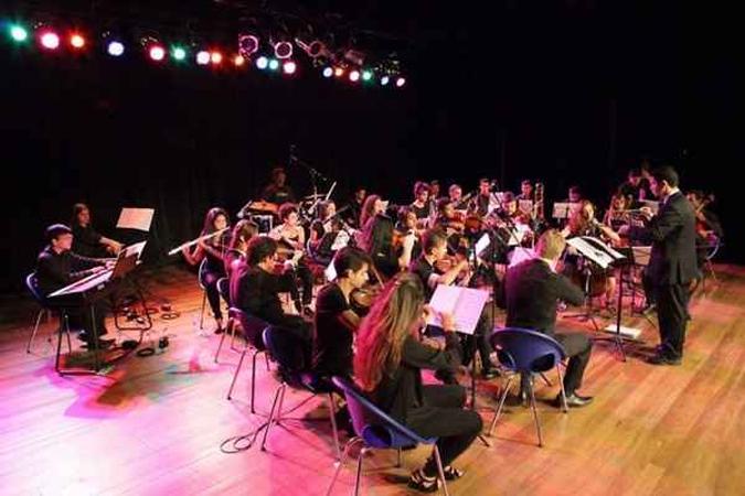 Orquestra interpreta música de jogos famosos, como Top Gear e Super Mario(foto: Adla Marques/Divulgação) Orquestra interpreta música de jogos famosos, como Top Gear e Super Mario(foto: Adla Marques/Divulgação)