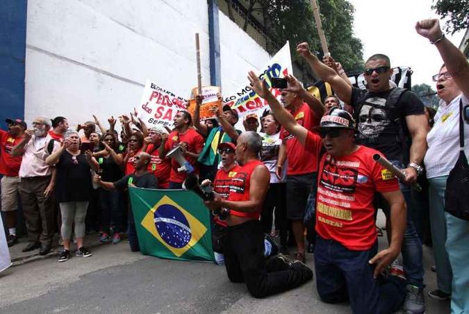 Manifestação de funcionários públicos do Rio de Janeiro: dificuldades nas folhas de pagamentos dos estados vêm, principalmente, dos gastos previdenciários(foto: Jose Lucena/Futura Press/Folhapress - 2/12/17) Manifestação de funcionários públicos do Rio de Janeiro: dificuldades nas folhas de pagamentos dos estados vêm, principalmente, dos gastos previdenciários(foto: Jose Lucena/Futura Press/Folhapress - 2/12/17)