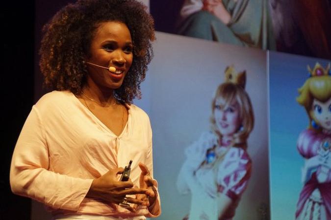 Há quatro anos, ela e seu marido, o ator Érico Brás, criaram no YouTube, o programa 'Tá Bom Pra Você ?'(foto: TEDxSaoPauloSalon) Há quatro anos, ela e seu marido, o ator Érico Brás, criaram no YouTube, o programa 'Tá Bom Pra Você ?'(foto: TEDxSaoPauloSalon)