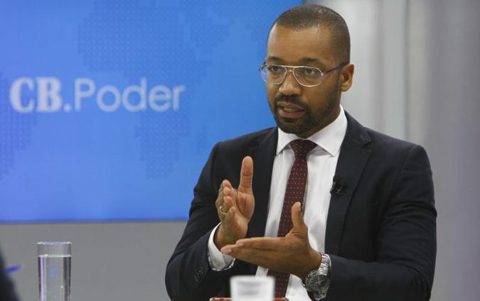 Fábio Esteves: 'Se o processo contra o condenado ainda existe, a lei precisa retroagir e abranger o andamento dele'(foto: Ana Rayssa/CB/D.A Press) Fábio Esteves: 'Se o processo contra o condenado ainda existe, a lei precisa retroagir e abranger o andamento dele'(foto: Ana Rayssa/CB/D.A Press)