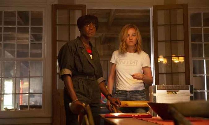 Carol Davers com a amiga da Força Aérea Maria Rambeau (Lashama Lynch)(foto: Marvel Studios/Divulgação) Carol Davers com a amiga da Força Aérea Maria Rambeau (Lashama Lynch)(foto: Marvel Studios/Divulgação)