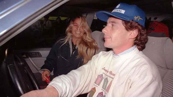 Adriane Galisteu se relacionou com o piloto de Fórmula 1 entre 1993 e 1994(foto: Arquivo Pessoal/Divulgação) Adriane Galisteu se relacionou com o piloto de Fórmula 1 entre 1993 e 1994(foto: Arquivo Pessoal/Divulgação)