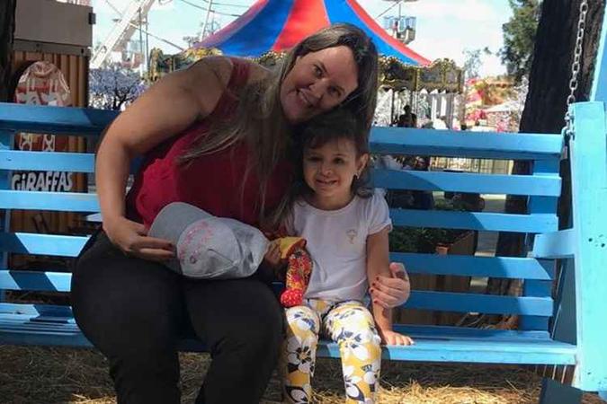A cliente Marici, com a filha Ana Beatriz, já é fã do serviço (foto: Arquivo Pessoal) A cliente Marici, com a filha Ana Beatriz, já é fã do serviço (foto: Arquivo Pessoal)