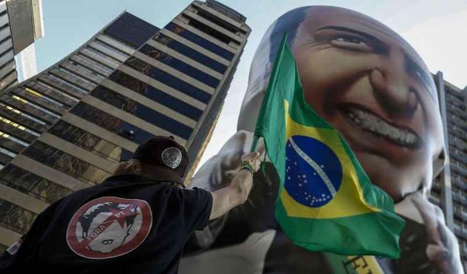 Manifestação pró-Bolsonaro na Avenida Paulista: ataque em Juiz de Fora não afetou tanto os números do candidato(foto: Miguel Schincariol/AFP) Manifestação pró-Bolsonaro na Avenida Paulista: ataque em Juiz de Fora não afetou tanto os números do candidato(foto: Miguel Schincariol/AFP)
