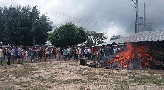 Os ataques impulsionaram a ida de 1.200 pessoas para a Venezuela(foto: AFP) Os ataques impulsionaram a ida de 1.200 pessoas para a Venezuela(foto: AFP)