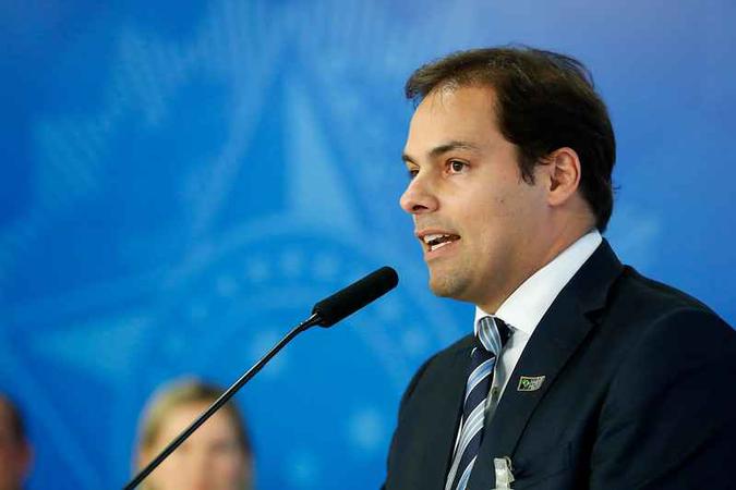 Perguntado sobre possível desistência da reforma administrativa, o secretário decidiu não responder aos jornalistas(foto: Alan Santos/PR) Perguntado sobre possível desistência da reforma administrativa, o secretário decidiu não responder aos jornalistas(foto: Alan Santos/PR)