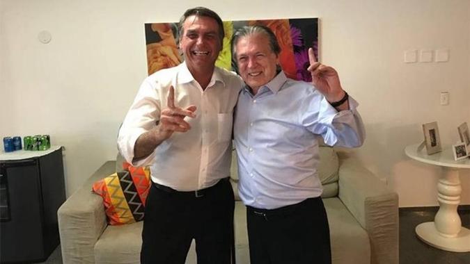 Bolsonaro e Bivar: boas relações da época da campanha ruíram, e composição fica mais difícil(foto: PSL/Divulgação) Bolsonaro e Bivar: boas relações da época da campanha ruíram, e composição fica mais difícil(foto: PSL/Divulgação)