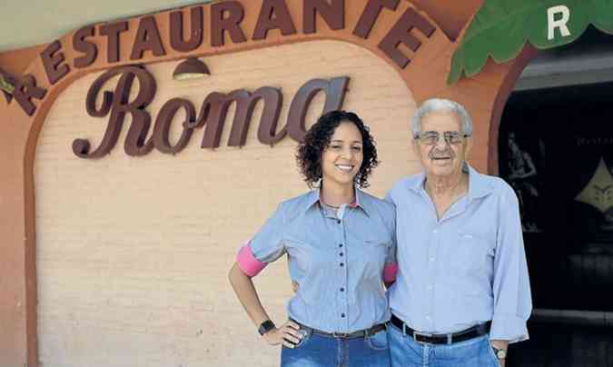 Simon Pitel com a filha Ângela: o empresário atribui a resistência e sucesso do restaurante à clientela fiel(foto: Marcelo Ferreira/CB/D.A Press)