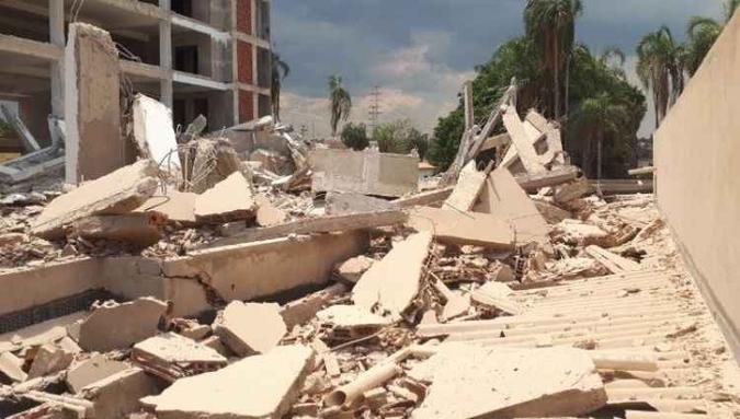 Agmar Silva, 55 anos, foi soterrado em escombros da obra em Vicente Pires. Bombeiros ficaram mais de 60 horas na busca (foto: Crédito: CBMDF/Divulgação) Agmar Silva, 55 anos, foi soterrado em escombros da obra em Vicente Pires. Bombeiros ficaram mais de 60 horas na busca (foto: Crédito: CBMDF/Divulgação)