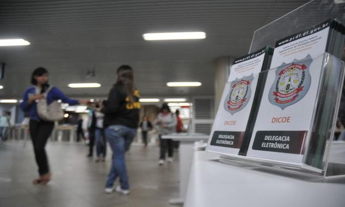 O atendimento da Delegacia Eletrônica pode ser feito pelo computador, smartphone ou tablet(foto: Pedro Ladeira/Esp. CB/D.A Press) O atendimento da Delegacia Eletrônica pode ser feito pelo computador, smartphone ou tablet(foto: Pedro Ladeira/Esp. CB/D.A Press)