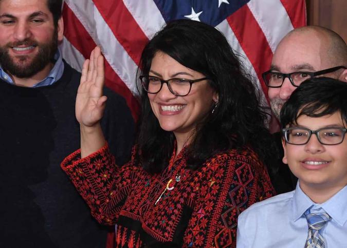 Tlaib é uma das duas primeiras mulheres muçulmanas a tomar posse no Congresso(foto: Saul Loeb/AFP) Tlaib é uma das duas primeiras mulheres muçulmanas a tomar posse no Congresso(foto: Saul Loeb/AFP)