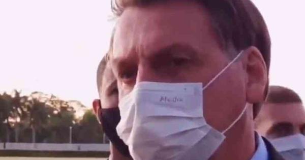 Bolsonaro promete reuni&atilde;o com mulher que aponta enxofre como cura da covid