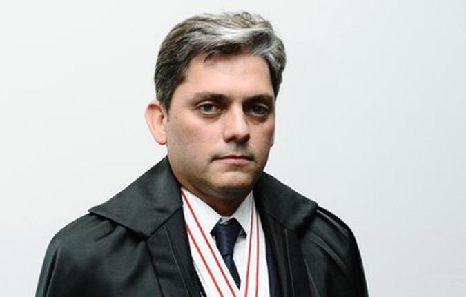 O ex-desembargado do TRE-DF Everardo Gueiros comandará a Cidadania no governo Ibaneis(foto: TRE-DF/Reprodução) O ex-desembargado do TRE-DF Everardo Gueiros comandará a Cidadania no governo Ibaneis(foto: TRE-DF/Reprodução)
