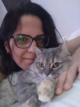 'Estou muito feliz. Sabíamos da convenção que proibia a presença de animais dentro de casa, mas queria muito ter um gato, que é um animal mais silencioso e não incomodaria meus vizinhos'(foto: Arquivo Pessoal) 'Estou muito feliz. Sabíamos da convenção que proibia a presença de animais dentro de casa, mas queria muito ter um gato, que é um animal mais silencioso e não incomodaria meus vizinhos'(foto: Arquivo Pessoal)