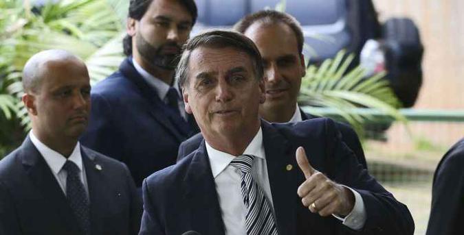 O julgamento das contas da campanha do presidente eleito era necessário para que a diplomação de Bolsonaro, marcada para o próximo dia 10 no TSE, possa ocorrer(foto: Valter Campanato/Agência Brasil) O julgamento das contas da campanha do presidente eleito era necessário para que a diplomação de Bolsonaro, marcada para o próximo dia 10 no TSE, possa ocorrer(foto: Valter Campanato/Agência Brasil)