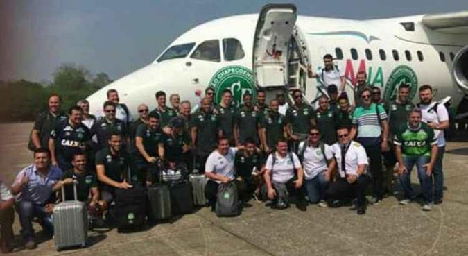 Avião da empresa boliviana Lamia, fretado pela Chapecoense, teria caído por falta de combustível (foto: Reproducao Twitter - 28/11/16) Avião da empresa boliviana Lamia, fretado pela Chapecoense, teria caído por falta de combustível (foto: Reproducao Twitter - 28/11/16)