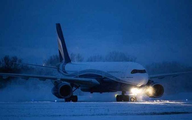 A China isolou o acesso a várias cidades e proibiu as viagens organizadas de seus cidadãos ao interior do país e ao exterior para tentar conter a epidemia que surgiu em Wuhan.(foto: Justin Tang / canadian press / AFP) A China isolou o acesso a várias cidades e proibiu as viagens organizadas de seus cidadãos ao interior do país e ao exterior para tentar conter a epidemia que surgiu em Wuhan.(foto: Justin Tang / canadian press / AFP)