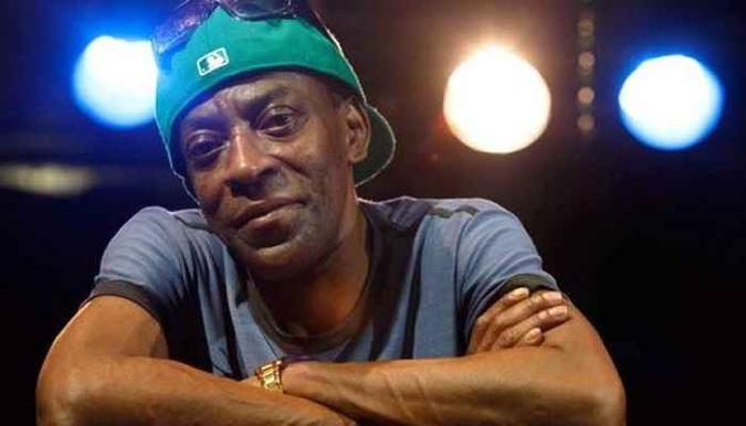 Serginho Meriti é o convidado do Samba urgente hoje no Setor Comercial Sul(foto: Reprodução da Internet) Serginho Meriti é o convidado do Samba urgente hoje no Setor Comercial Sul(foto: Reprodução da Internet)