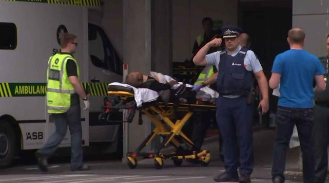 Ataques a duas mesquitas na Nova Zelândia deixam mortos e feridos (foto: TV New Zealand / AFP ) Ataques a duas mesquitas na Nova Zelândia deixam mortos e feridos (foto: TV New Zealand / AFP )