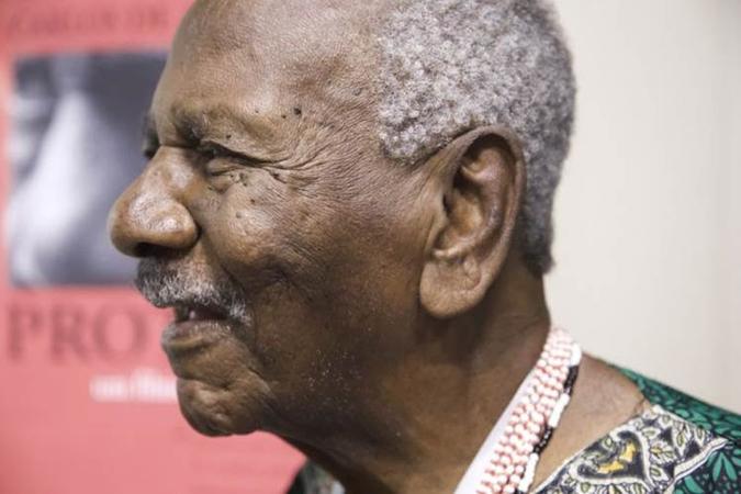 Carlos de Assumpção: poeta simboliza arte contra racismo, há mais de 60 anos(foto: Alberto Pucheu/ Divulgação) Carlos de Assumpção: poeta simboliza arte contra racismo, há mais de 60 anos(foto: Alberto Pucheu/ Divulgação)