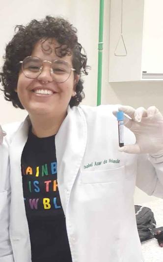 Para a estudante de biomedicina Isabel Azar, outro ponto positivo que deve ser levado em consideração é a prevenção ao desemprego dos profissionais da educação(foto: Arquivo Pessoal) Para a estudante de biomedicina Isabel Azar, outro ponto positivo que deve ser levado em consideração é a prevenção ao desemprego dos profissionais da educação(foto: Arquivo Pessoal)