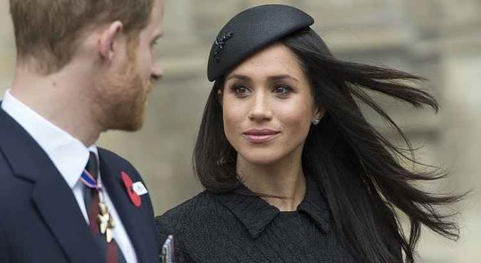 Meghan Markle está atravessando Meghan Markle está atravessando