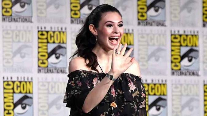 A atriz Nicole Maines no painel da série 'Supergirl', na San Diego Comic Con deste ano(foto: Mike Coppola/Getty Images/AFP) A atriz Nicole Maines no painel da série 'Supergirl', na San Diego Comic Con deste ano(foto: Mike Coppola/Getty Images/AFP)