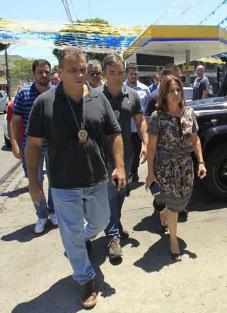 Carro da delegada e deputada estadual Martha Rocha foi alvo de tiros(foto: Estefan Radovicz/Agência O Dia) Carro da delegada e deputada estadual Martha Rocha foi alvo de tiros(foto: Estefan Radovicz/Agência O Dia)
