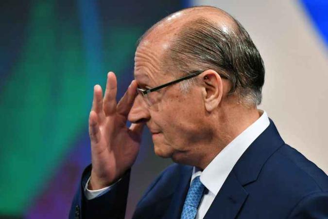 Alckmin disse ainda que essa infidelidade partidária não ocorre somente contra ele(foto: Nelson Almeida/AFP) Alckmin disse ainda que essa infidelidade partidária não ocorre somente contra ele(foto: Nelson Almeida/AFP)