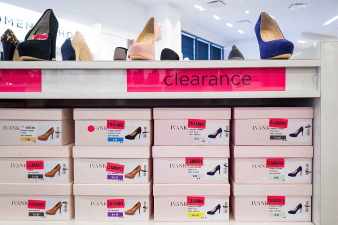 No ano passado, as grandes lojas Nordstrom e Neiman Marcus excluíram a linha Ivanka Trump.(foto: Drew Angerer / GETTY IMAGES NORTH AMERICA / AFP) No ano passado, as grandes lojas Nordstrom e Neiman Marcus excluíram a linha Ivanka Trump.(foto: Drew Angerer / GETTY IMAGES NORTH AMERICA / AFP)