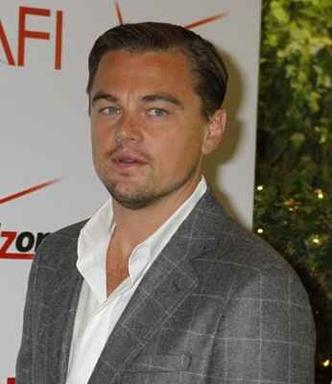 Leonardo DiCaprio na premiação do AFI Awards. Levemente casual, mas alinhado ainda assim (foto: FRED PROUSER/Reuters) Leonardo DiCaprio na premiação do AFI Awards. Levemente casual, mas alinhado ainda assim (foto: FRED PROUSER/Reuters)