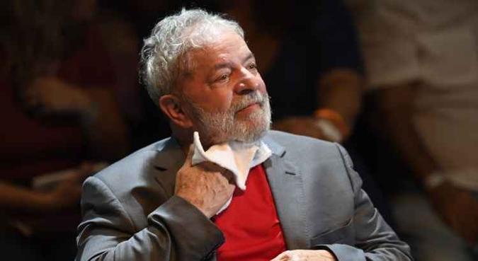 As declarações foram dadas em discurso em ato público no Rio em sua defesa(foto: Mauro Pimentel/AFP) As declarações foram dadas em discurso em ato público no Rio em sua defesa(foto: Mauro Pimentel/AFP)